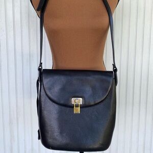 Vintage Cole Haan pebbled Leather Black Lock And Key Bucket Shoulder Bag Handbag